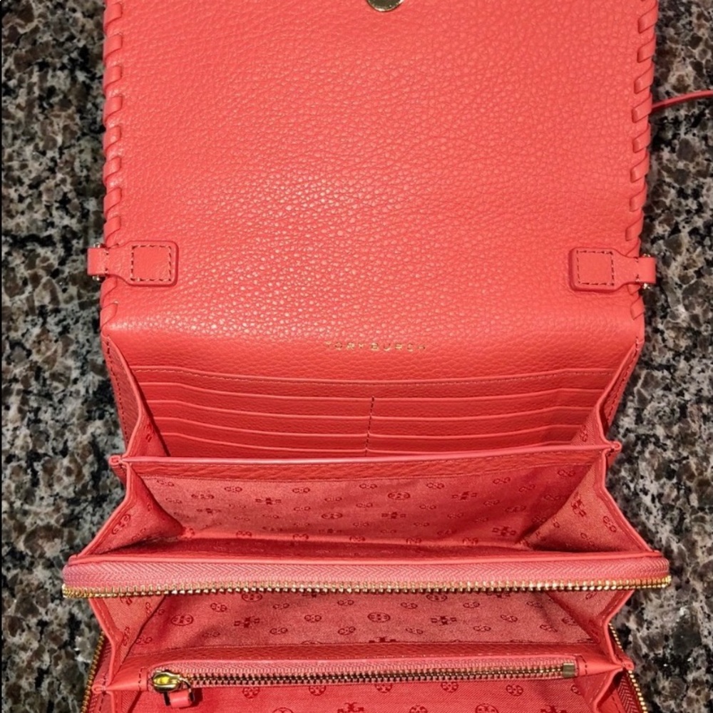 Tory Burch crossbody/wallet - Picture 5 of 7